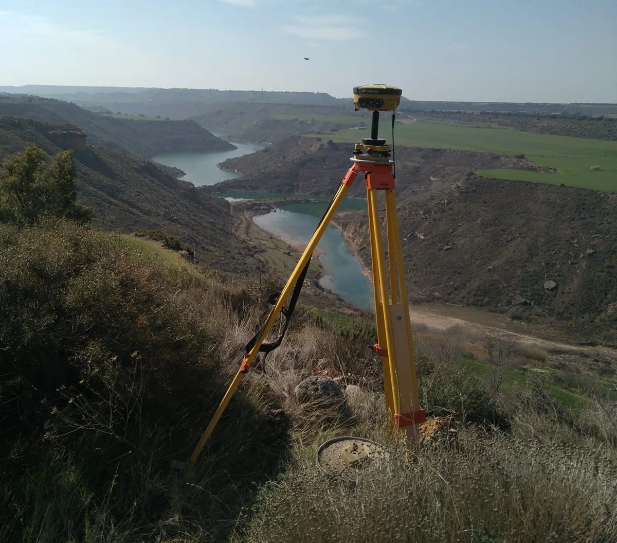 6. toma de datos topográficos en el seguimiento y auscultacion de embalses
