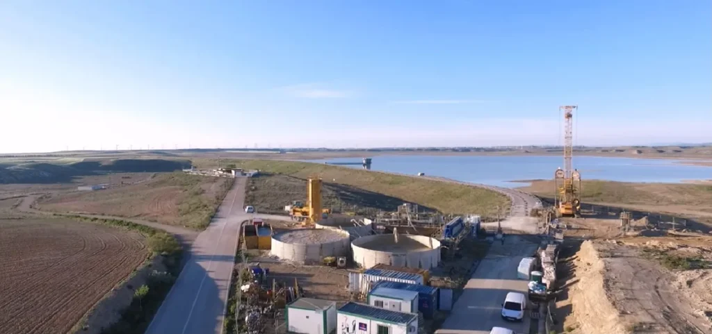 Asistencia técnica para la impermeabilización del estribo izquierdo de la presa de La Loteta (Zaragoza) loteta