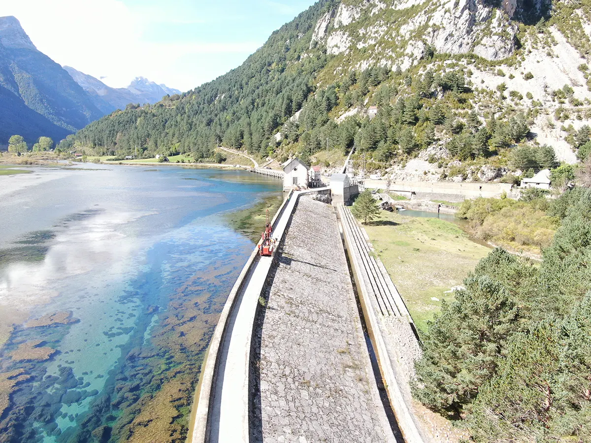 Geología y geotecnia supervisión de campaña de sondeos en el embalse de pineta